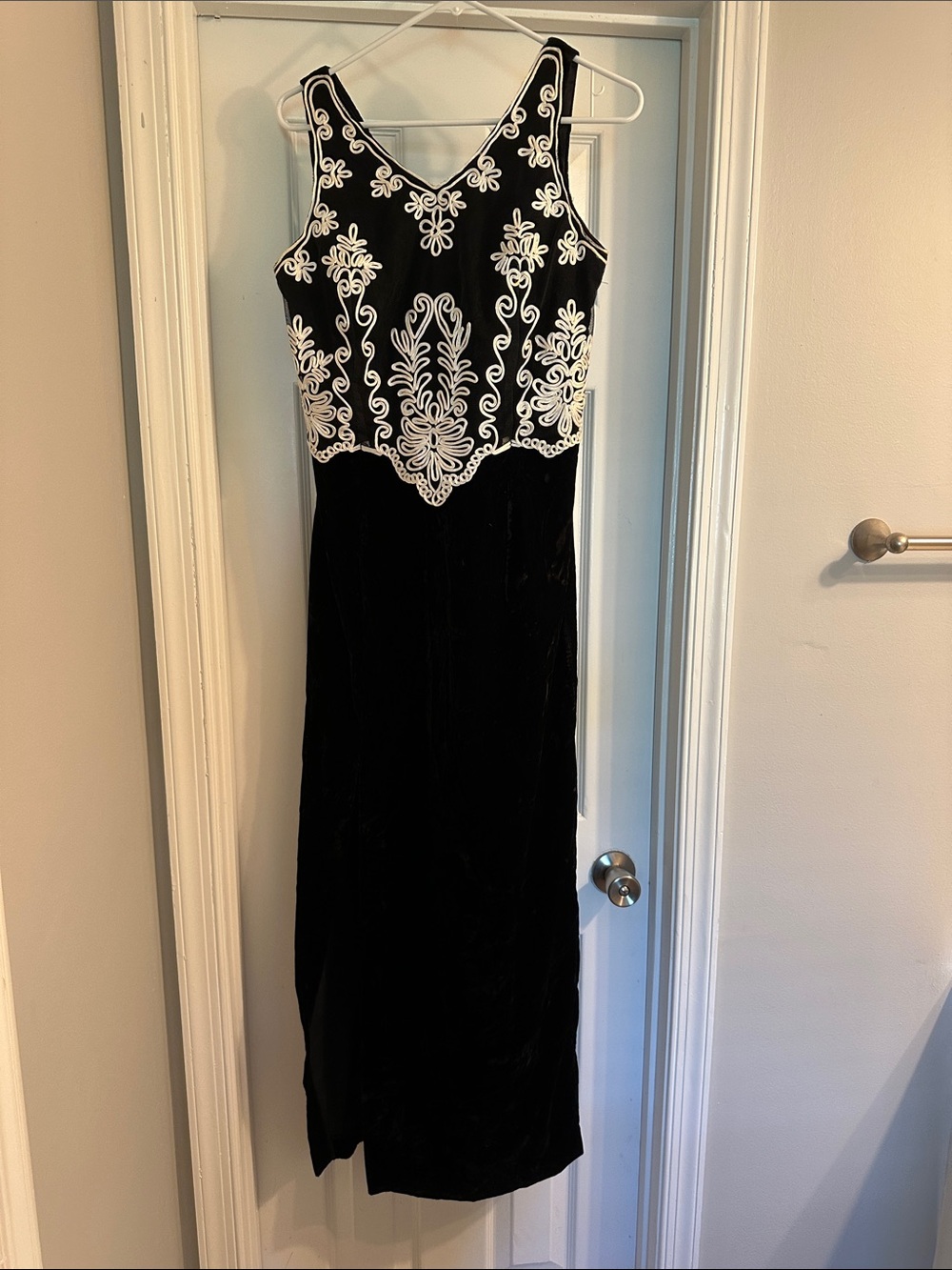 ✨ Vintage Scott McClintock Velvet Gown with Criss Cross Button Back ✨